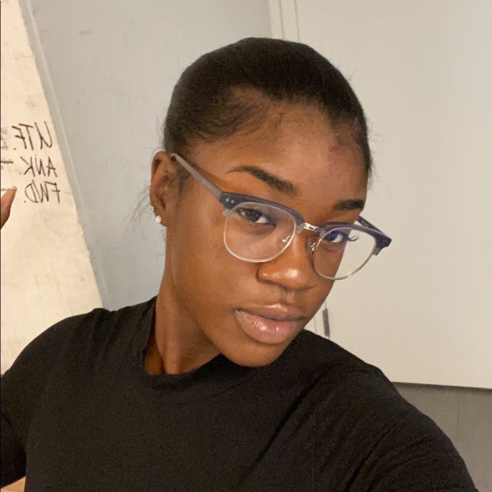 Meet your Posher, Abreya